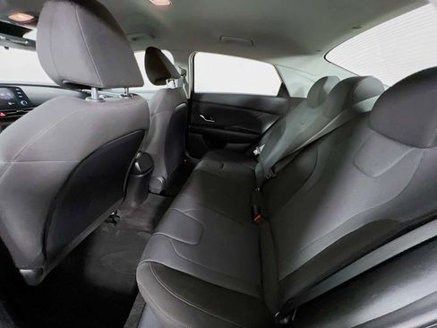 Certified 2023 Hyundai Elantra SE image 24