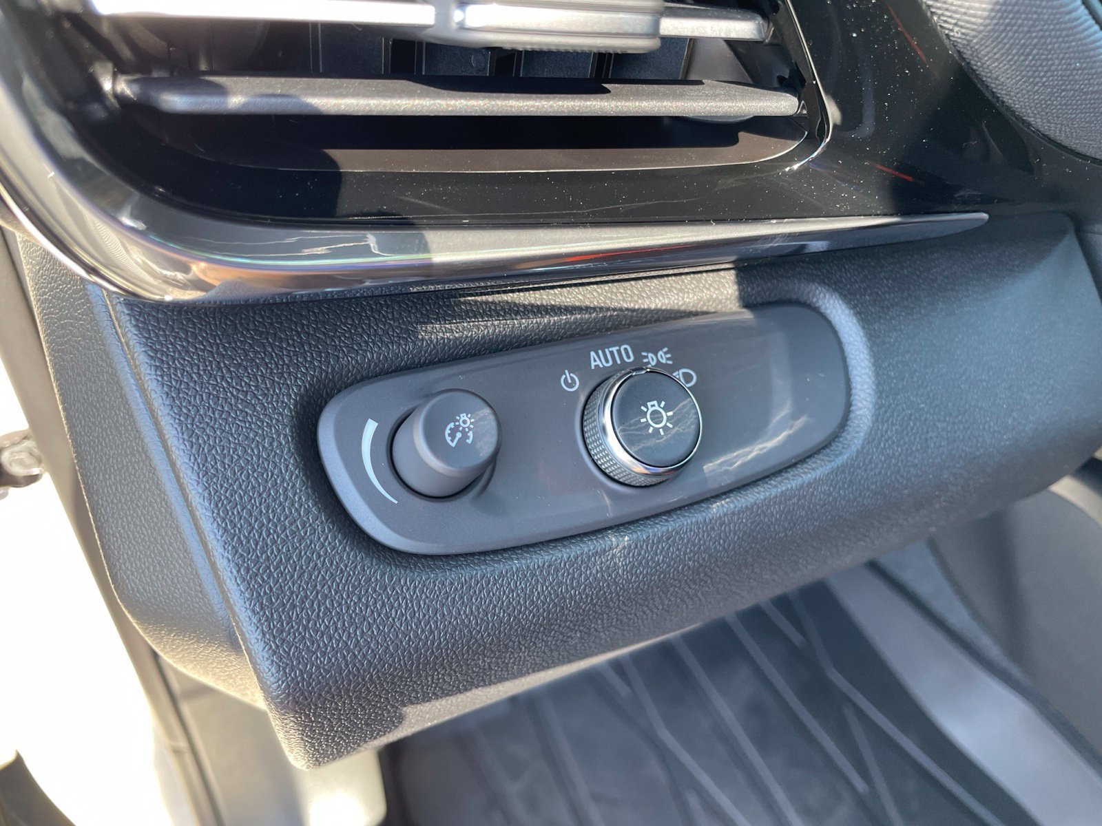 New 2026 Buick Envista Sport Touring w/ Studio Series FWD image 30
