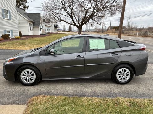 Used 2016 Toyota Prius Two image 4