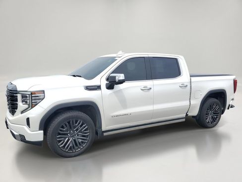 Used 2022 GMC Sierra 1500 Denali Ultimate AWD/4WD image 2