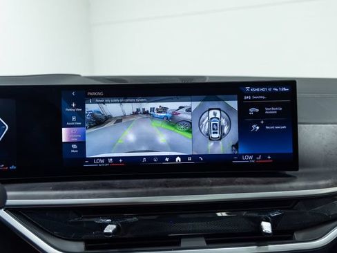 Used 2025 BMW X7 xDrive40i AWD/4WD image 18