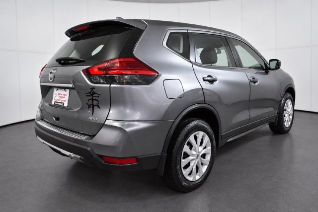 Used 2017 Nissan Rogue S AWD/4WD image 4