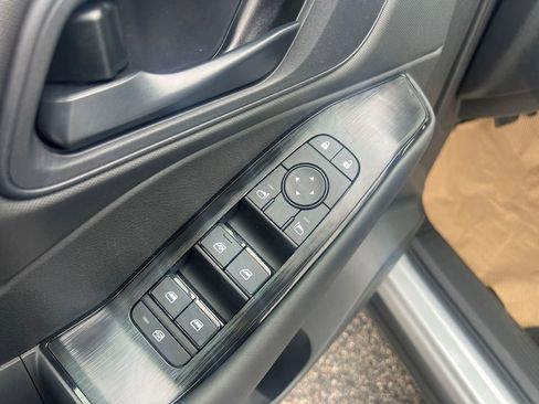 Used 2025 Nissan Rogue S AWD/4WD image 13