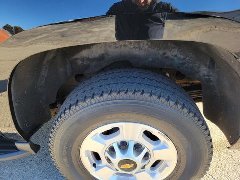 Used 2016 Chevrolet Suburban 3500 LS w/ Driver Alert Package image 52