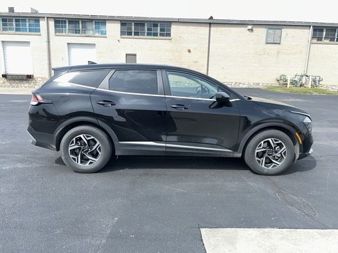 Used 2024 Kia Sportage LX image 4