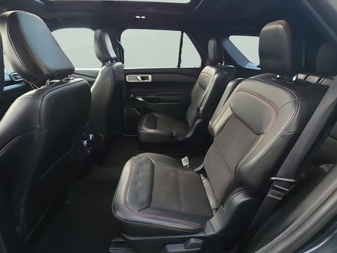 Certified 2023 Ford Explorer ST-Line w/ Class IV Trailer Tow Package image 27