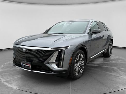 Used 2023 Cadillac Lyriq AWD image 7