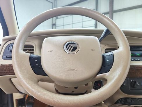 Used 2007 Mercury Grand Marquis GS RWD image 24
