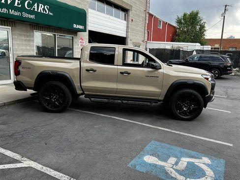 Used 2024 Chevrolet Colorado Trail Boss w/ Technology Package AWD/4WD image 10