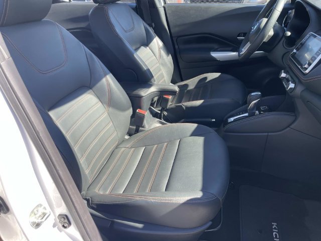 Used 2020 Nissan Kicks SR w/ SR Premium Package FWD image 22