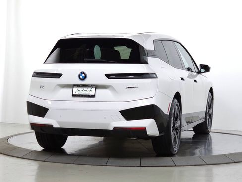 Used 2024 BMW iX xDrive50 w/ Sport Package AWD/4WD image 12