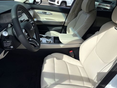 New 2026 Genesis GV70 2.5T Select image 9