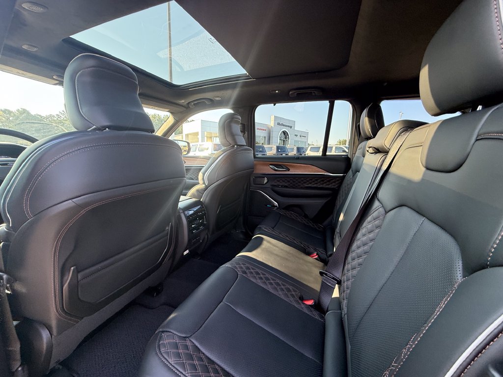 New 2027 Jeep Grand Cherokee Summit AWD/4WD image 23