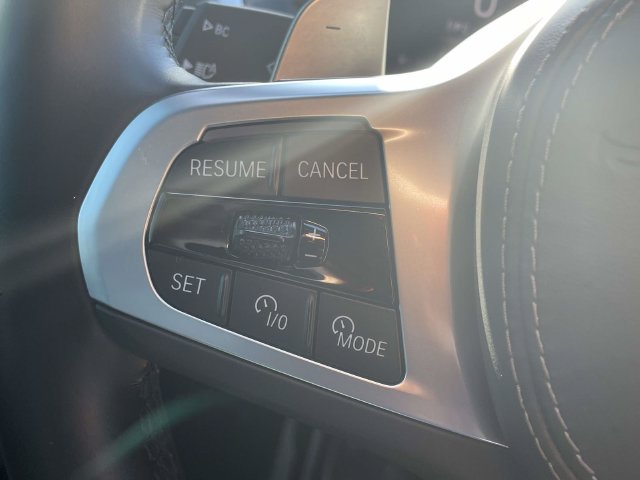 Used 2023 BMW X7 xDrive40i w/ M Sport Package AWD/4WD image 27