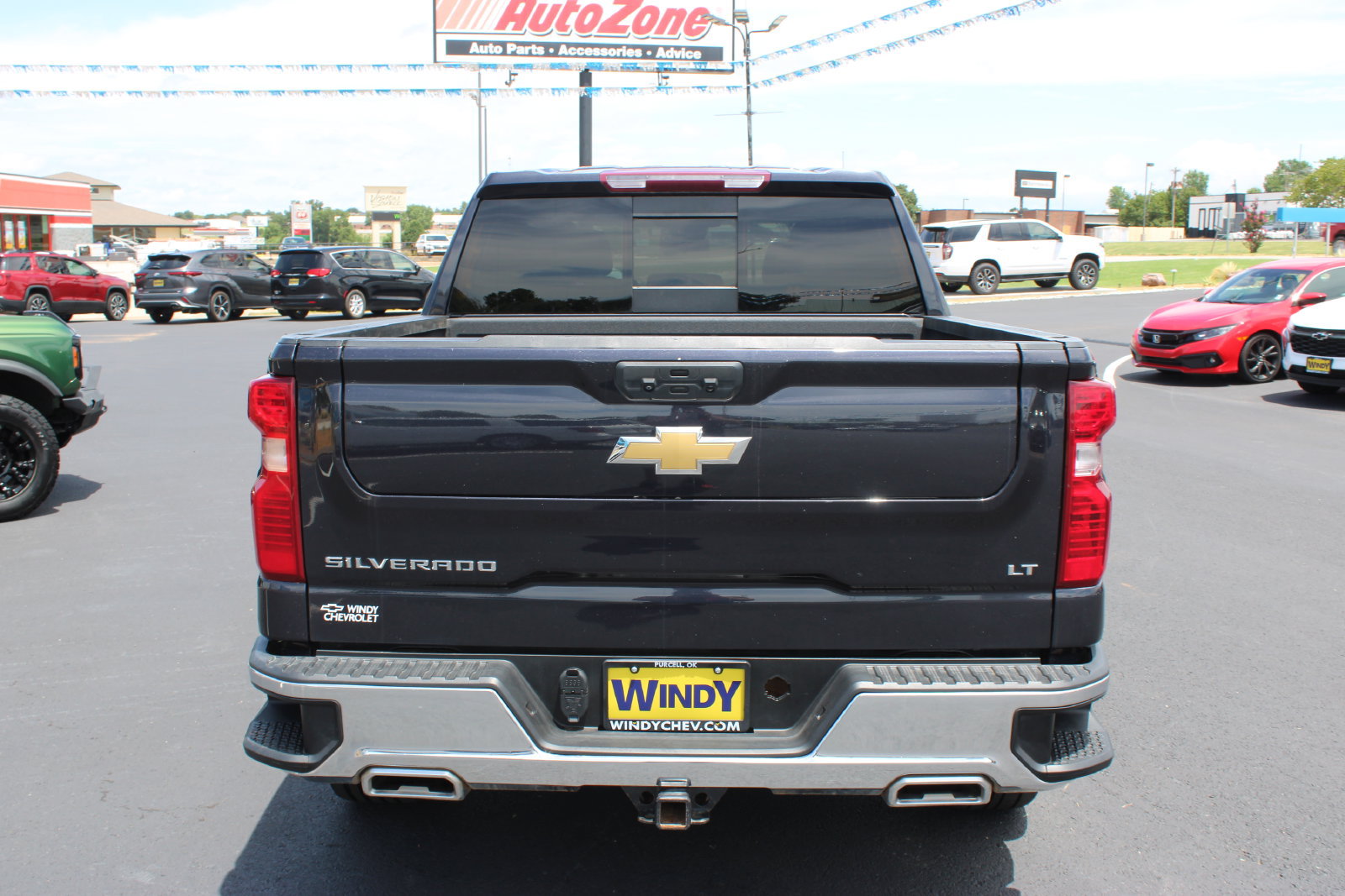 Used 2022 Chevrolet Silverado 1500 LT w/ Z71 Off-Road Package AWD/4WD image 7