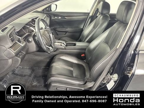 Used 2019 Honda Civic Touring image 4