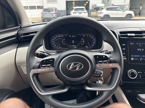 Used 2023 Hyundai Tucson SE image 17