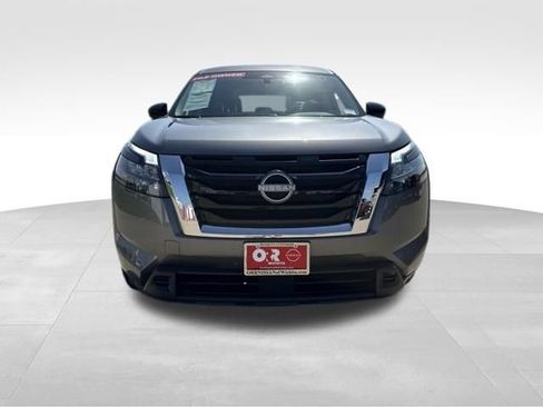 Used 2025 Nissan Pathfinder S AWD/4WD image 3