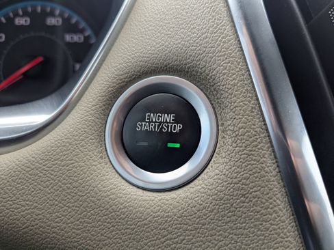 Used 2022 Chevrolet Traverse LS FWD image 19