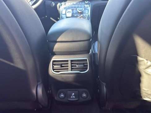 Used 2021 Hyundai Santa Fe Limited image 25