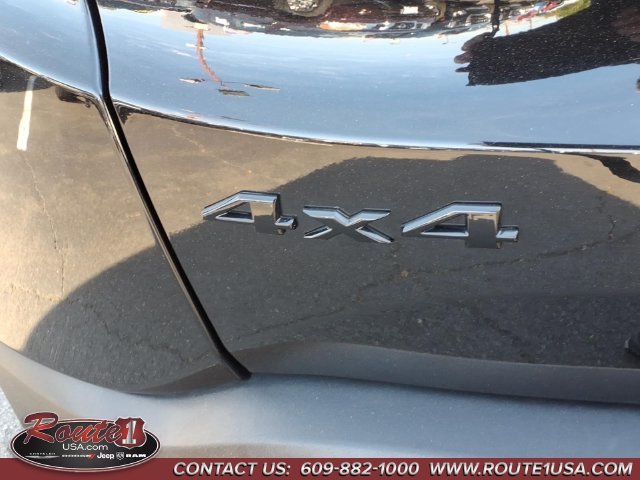 Used 2023 Jeep Renegade Trailhawk AWD/4WD image 19
