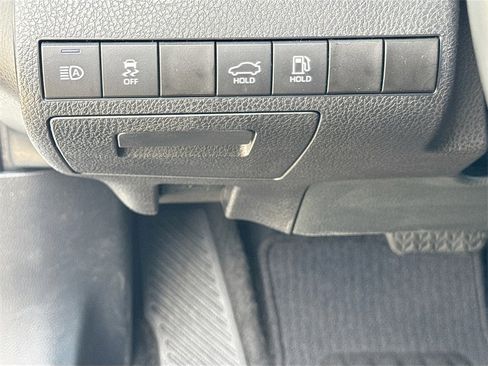 Used 2022 Toyota Camry XLE image 11