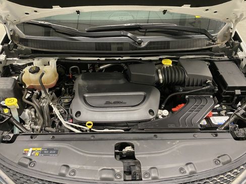 Used 2022 Chrysler Voyager LX FWD image 24