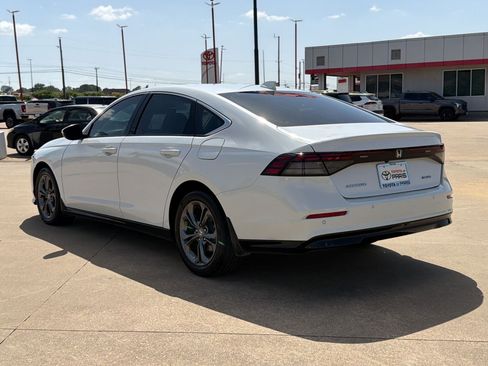 Used 2023 Honda Accord EX-L image 3