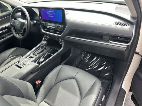 Used 2024 Toyota Grand Highlander XLE image 12