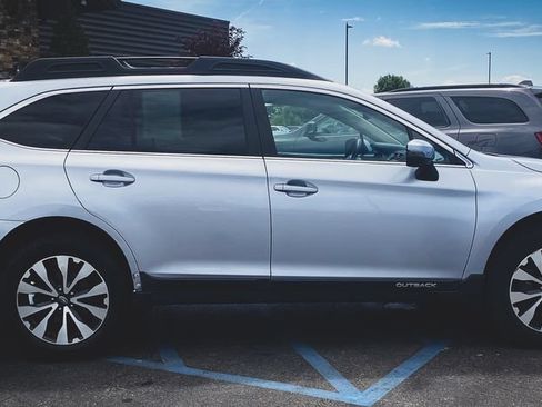 Used 2016 Subaru Outback 3.6R Limited AWD/4WD image 22