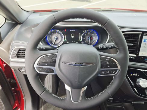 New 2026 Chrysler Pacifica Select image 20