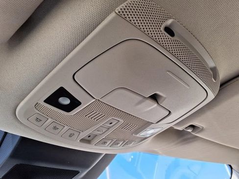 Used 2020 Lincoln Navigator L Reserve w/ Luxury Package RWD image 18