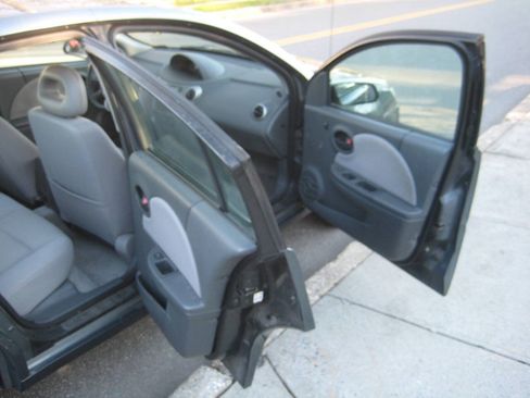 Used 2005 Saturn ION Level 2 w/ Power Pkg FWD image 12