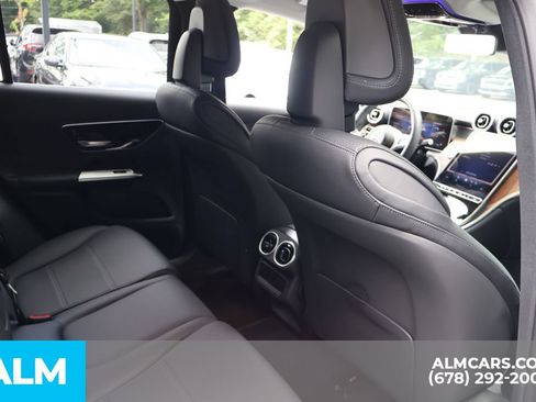 Used 2025 Mercedes-Benz GLC 350e 4MATIC image 24
