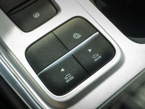 Used 2022 Ford Explorer XLT w/ Equipment Group 202A image 41