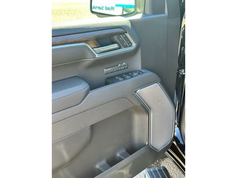 New 2026 Chevrolet Silverado 1500 High Country AWD/4WD image 9
