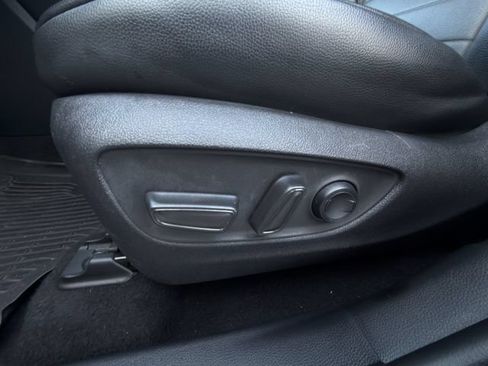 Used 2022 Toyota Highlander XLE FWD image 24