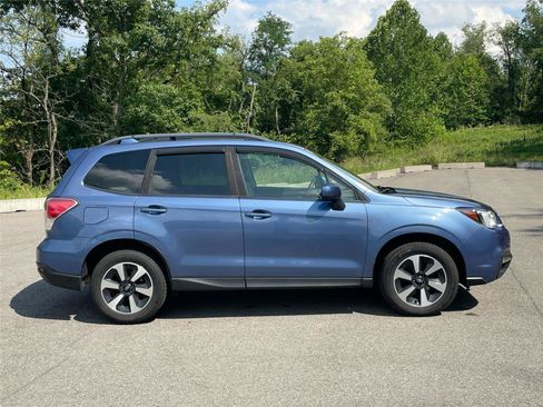 Used 2018 Subaru Forester 2.5i Premium AWD/4WD image 3