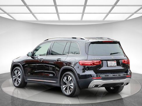 Certified 2025 Mercedes-Benz GLB 250 image 2