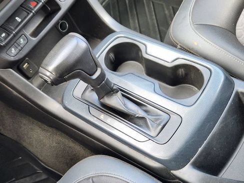 Used 2017 Chevrolet Colorado Z71 AWD/4WD image 13