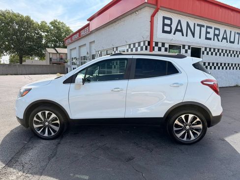 Used 2018 Buick Encore Essence FWD image 2