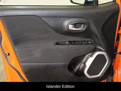 Used 2021 Jeep Renegade Latitude w/ Convenience Group image 16