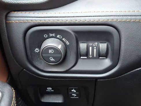 Used 2022 RAM 1500 Limited w/ Body Color Bumper Group AWD/4WD image 26