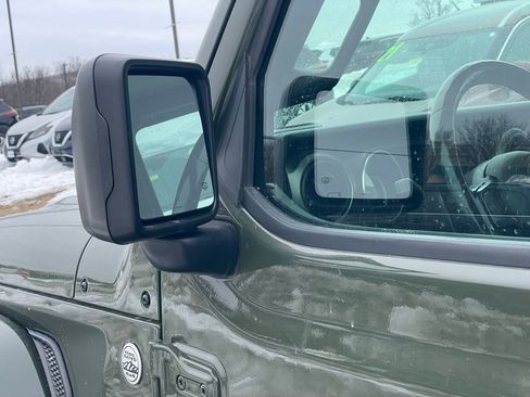 Used 2021 Jeep Gladiator Sport image 26