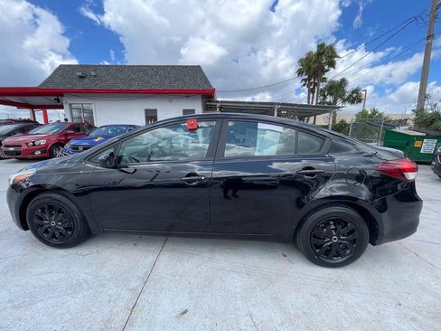 Used 2017 Kia Forte LX FWD image 5