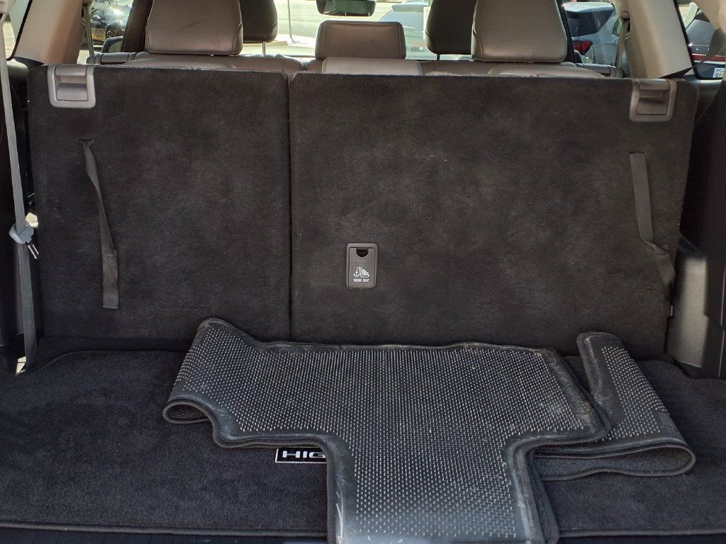 Used 2021 Toyota Highlander XLE FWD image 8