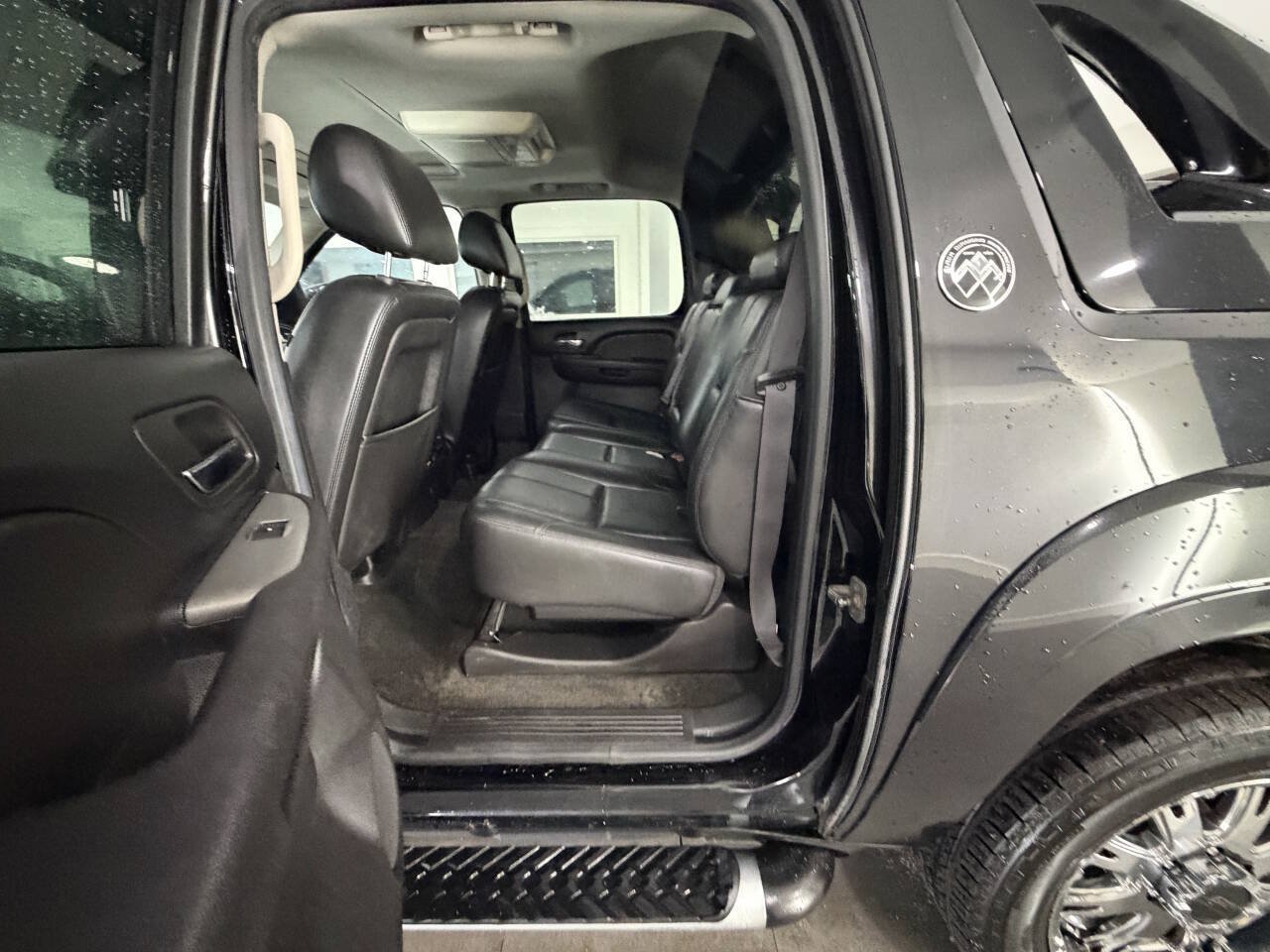 Used 2013 Chevrolet Avalanche LT w/ Suspension Package, Off-Road AWD/4WD image 24