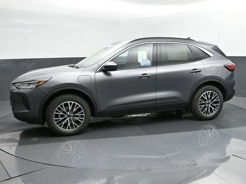 New 2024 Ford Escape SE FWD image 2