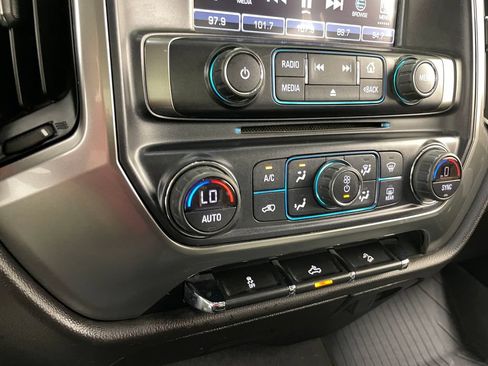 Used 2019 Chevrolet Silverado 2500 LT w/ LT Convenience Package AWD/4WD image 7