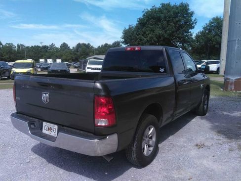 Used 2024 RAM 1500 Classic SLT AWD/4WD image 3